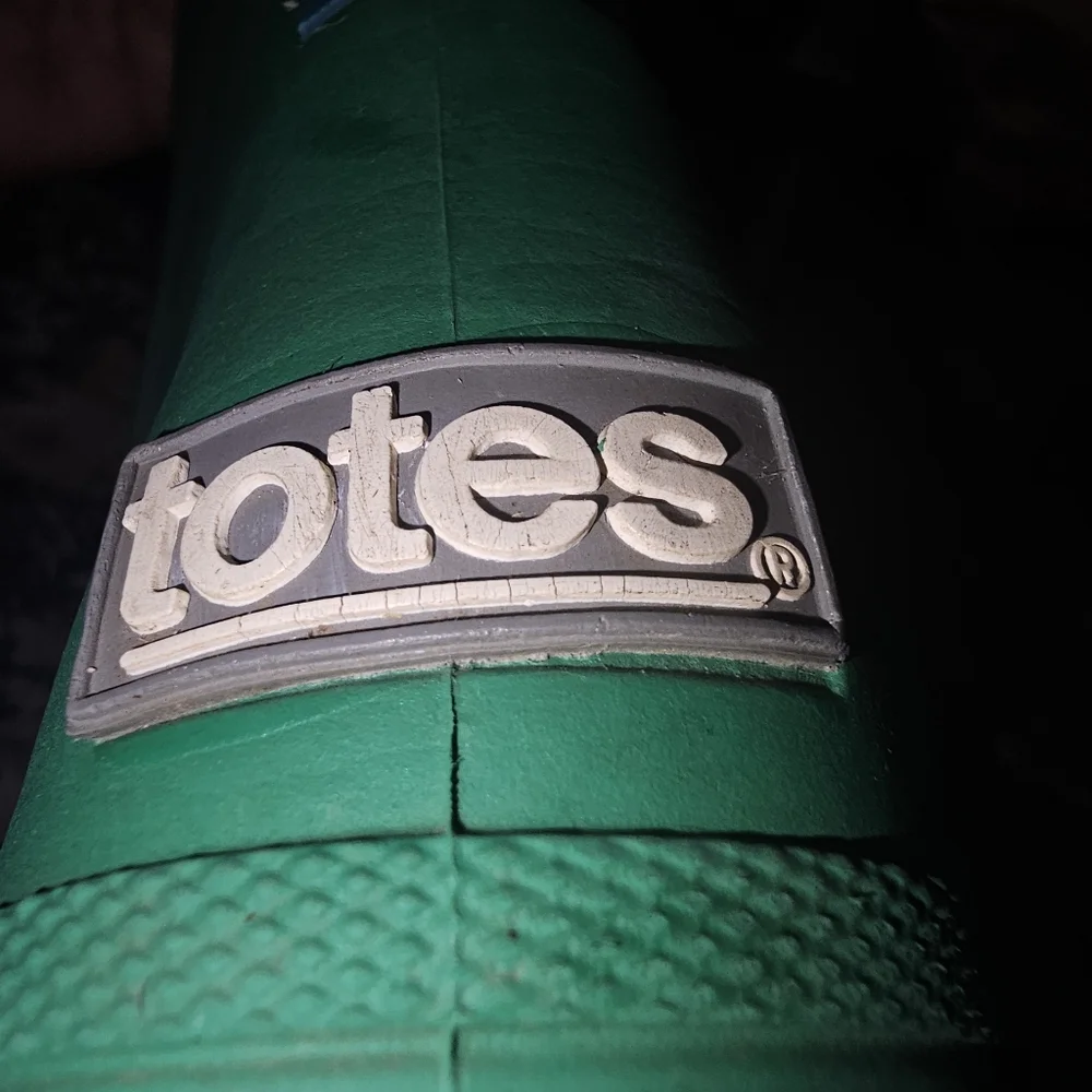 Totes Green Rubber Rain Boots with Yellow-Blue Pull Tabs